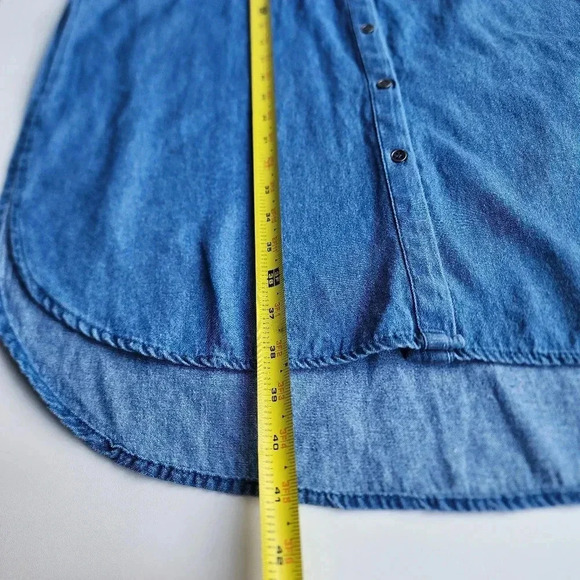 NWT L.I.F.E. Shirt Blue Denim Distressed Button Up Long Sleeve Cover Up Slits S - Picture 12 of 14